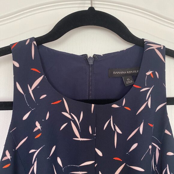 Banana Republic Black Flared Dress with Pink and Red Leaf Pattern Size 0 - Picture 7 of 10